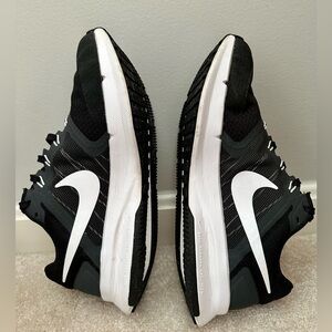 Nike Run Swift 3 Women's running shoe in Black/White Size 9